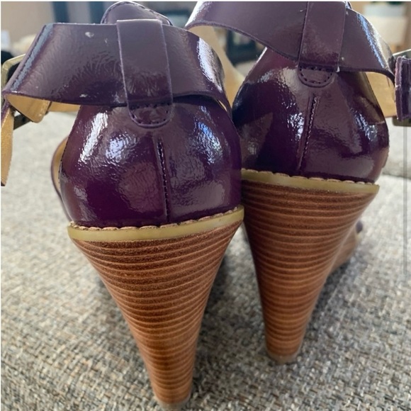 Victor by Victor Alfaro patent leather purple wedge heels 7.5 - Picture 2 of 8